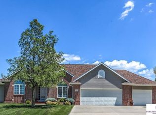 517 S 251st St, Waterloo, NE 68069