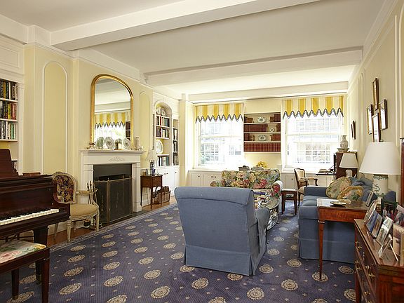 2nd image of 131 E 69th St #5A