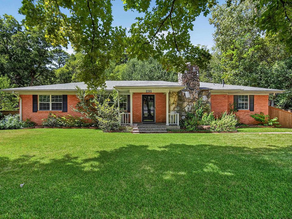 1st image of 2205 Stardust Dr