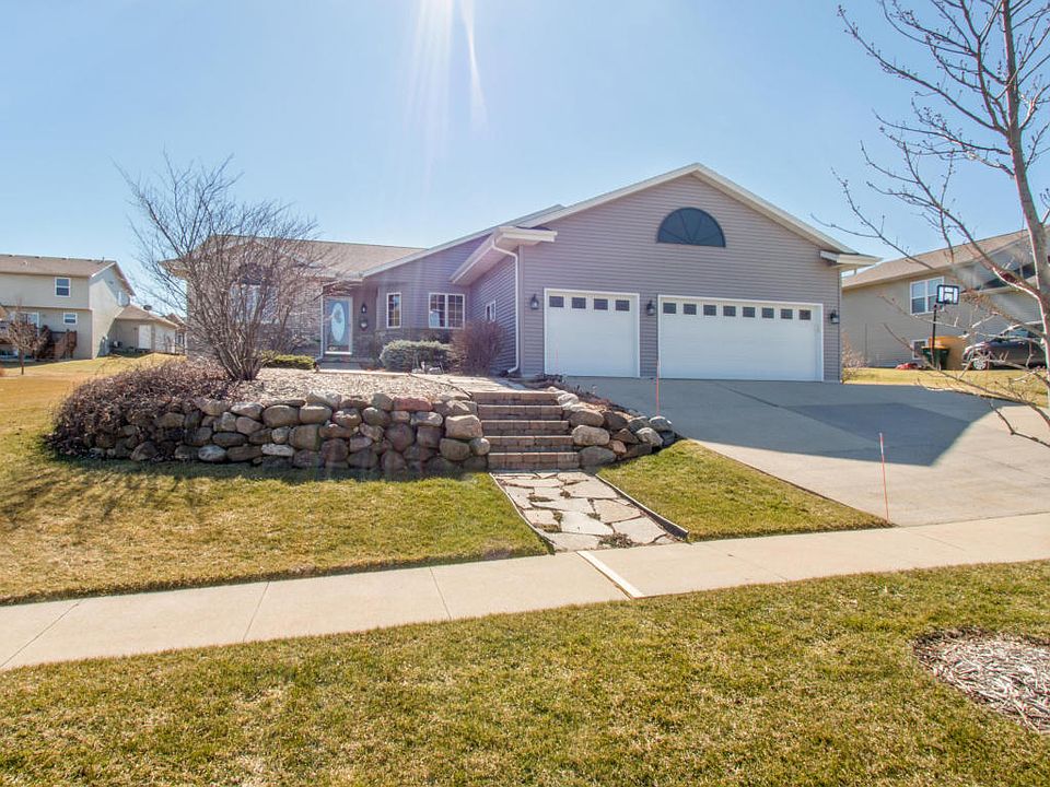 1st image of 409 S Creek Dr