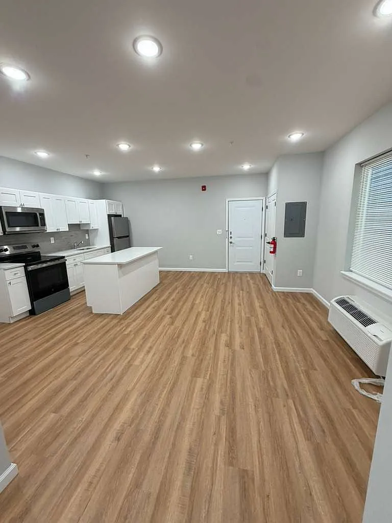 1 bed, $1,800 — Photo 4
