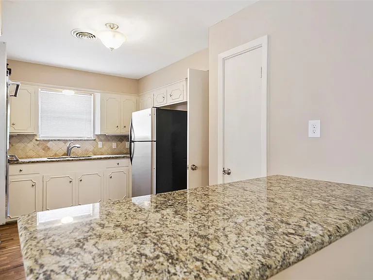 4406 Rosebay Dr — Photo 10