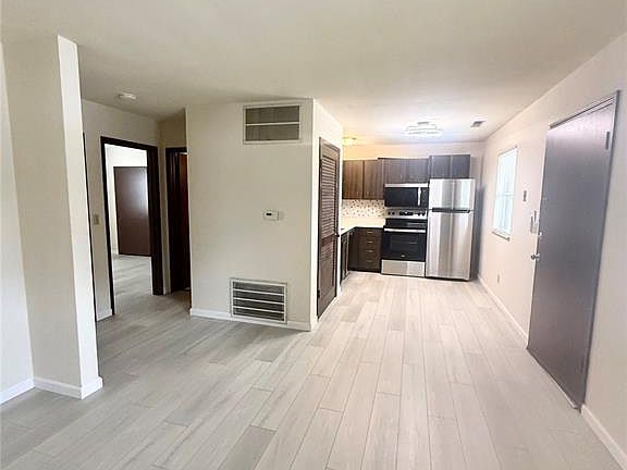 3rd image of 203 Howard Dr APT 3