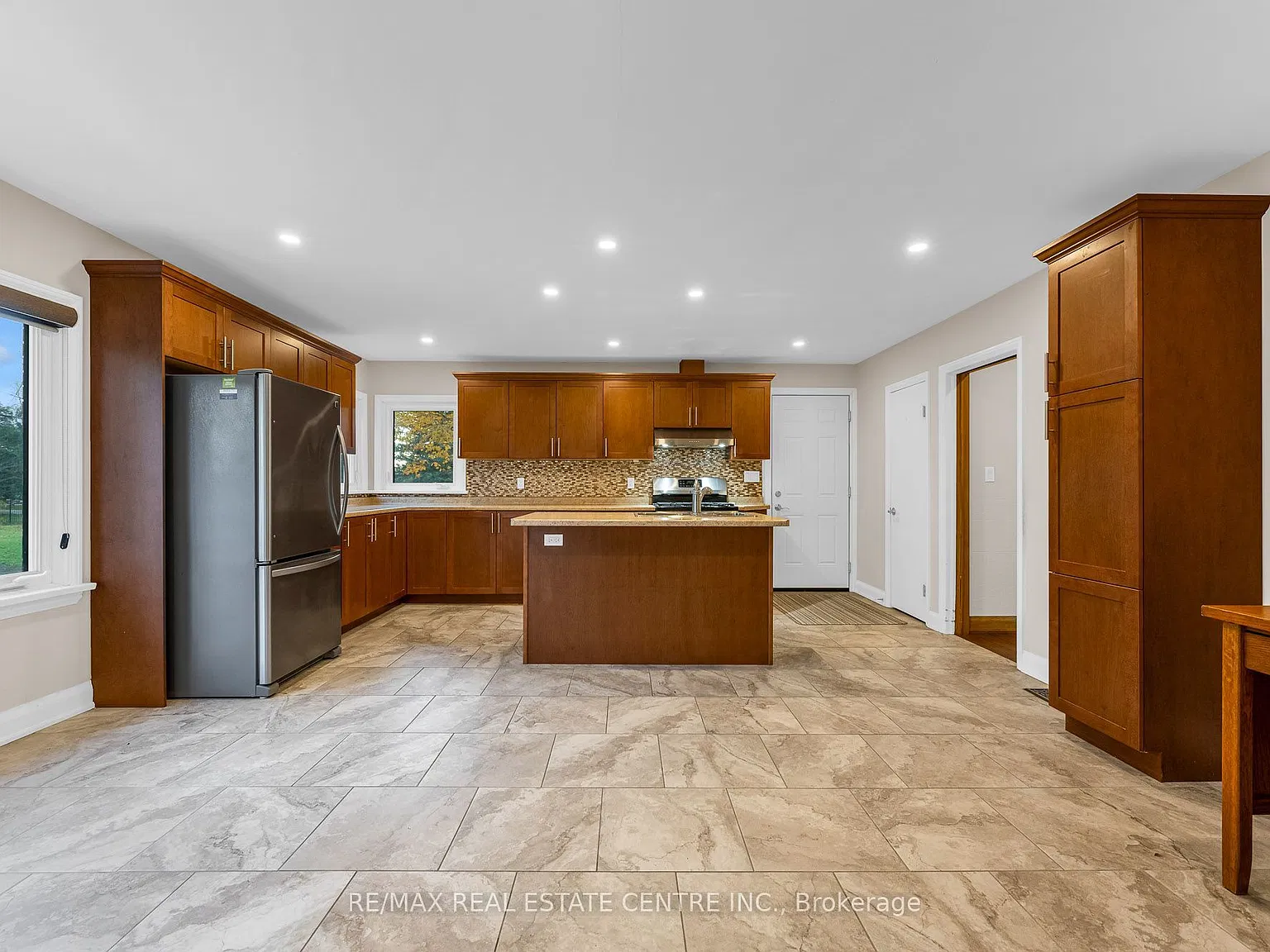 2 bed, $2,800 — Photo 4