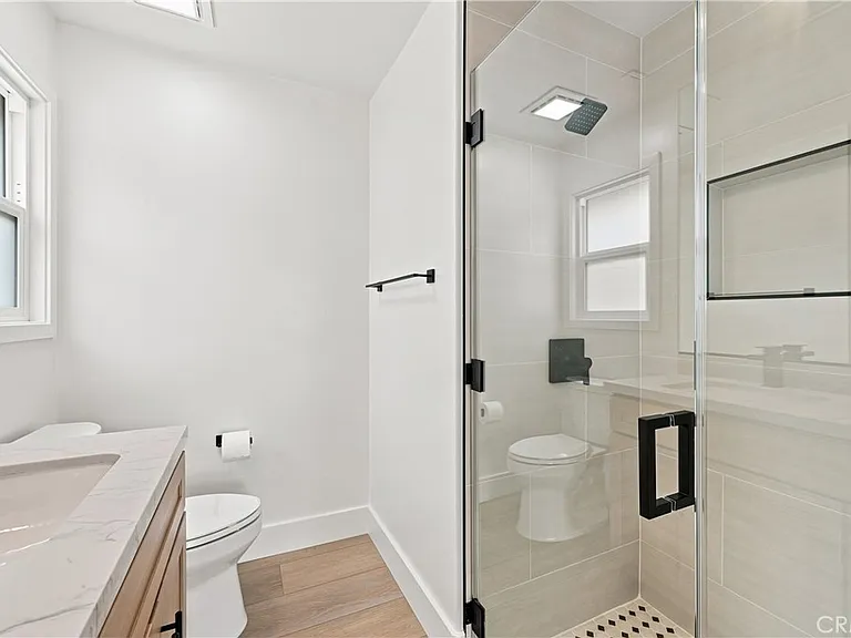 17511 Leafwood Ln — Photo 32