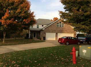 890 W Upland Ct, Mooresville, IN 46158