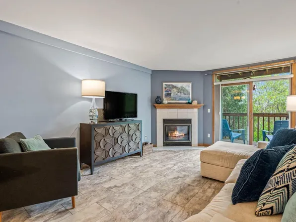 668 Westfield WAY #E, Pewaukee, WI 53072