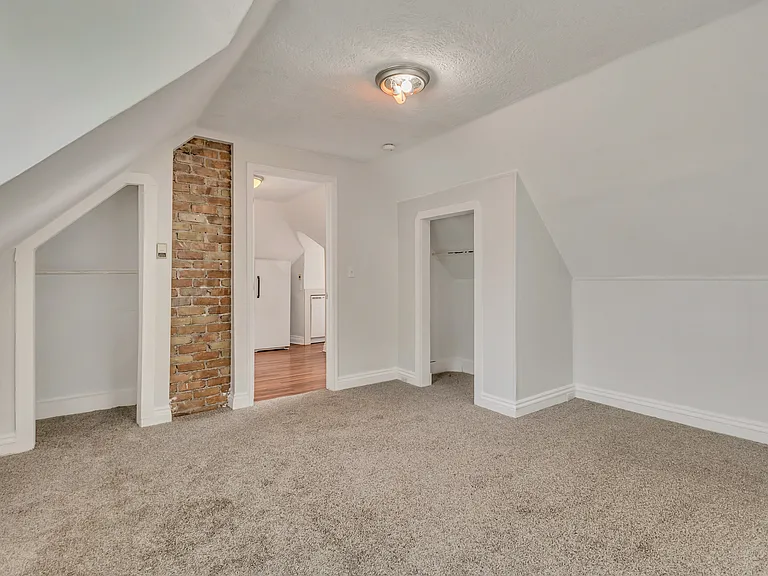 1040 E 200 S — Photo 10