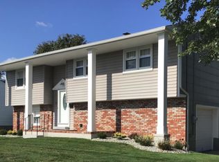 11 Ashford Dr, Hamilton, NJ 08610