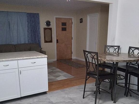 4th image of 315 Kristine Ave