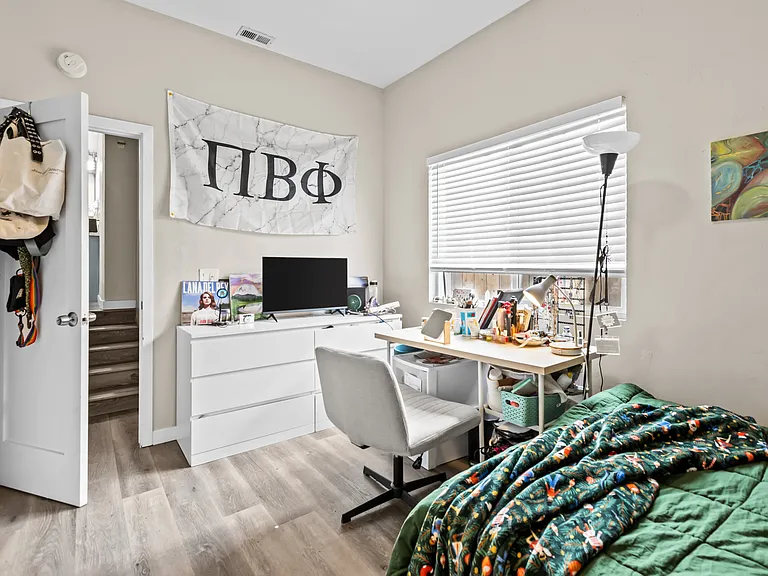 5059 Campanile Dr — Photo 16