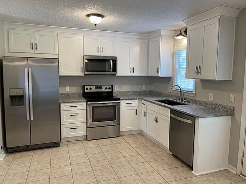 Recently Updated Kitchen with Granite countertops and Stainless appliances.