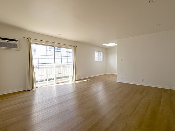 2nd image of 1144 10th St APT 10