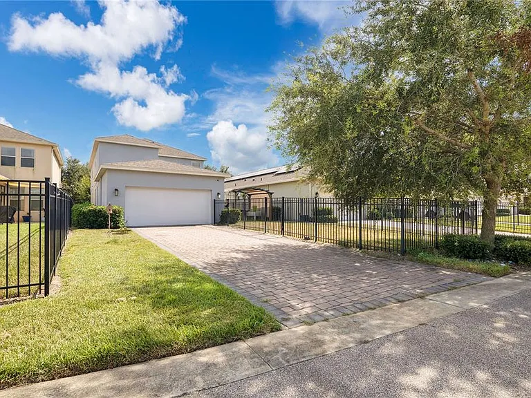 16137 Wind View Ln — Photo 24