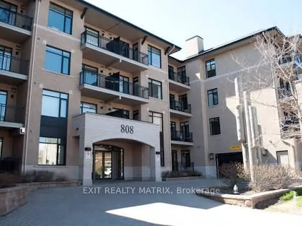 808 Bronson Ave #218, Ottawa, ON K1S 5A4