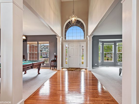 3rd image of 4016 Stratford Ln