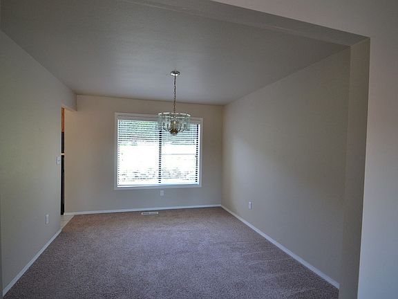 5th image of 3708 Nassau Ave NE