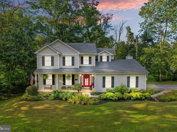 12 Roman Ln, Hanover, PA 17331
