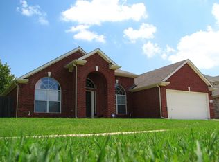 5824 Robins Way, North Richland Hills, TX 76180