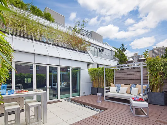 Sold by Sotheby's International Realty | media 7