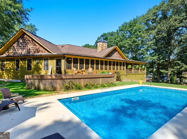 1320 Burroughs Rd, Lavonia, GA 30553