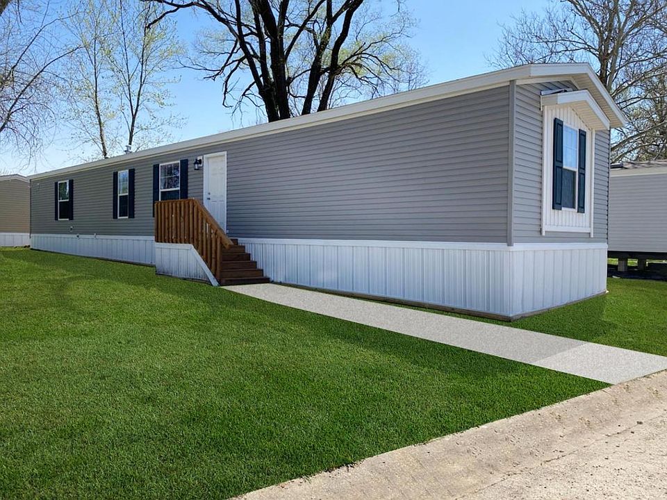 1st image of 2711 S 72nd Dr #102