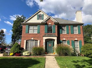 545 Castlebury Dr, Saline, MI 48176