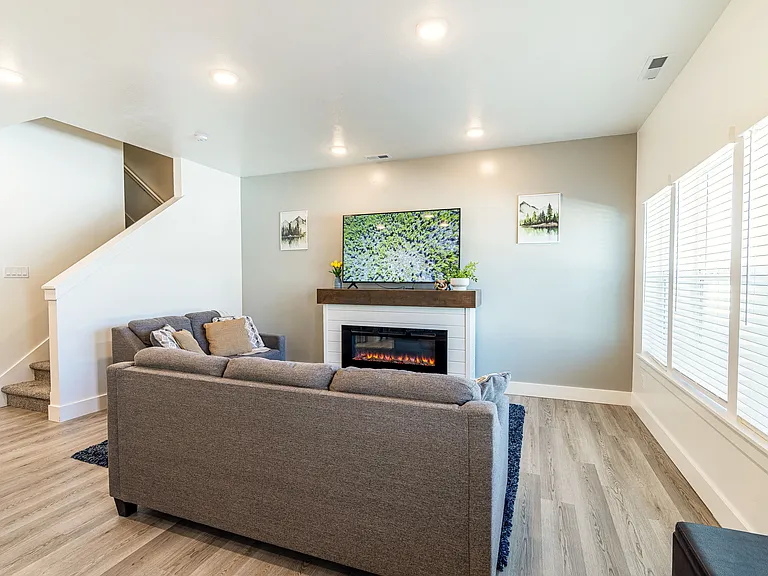 1919 S 1280 W — Photo 2