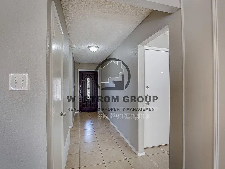 420 Revolution Ln — Photo 6