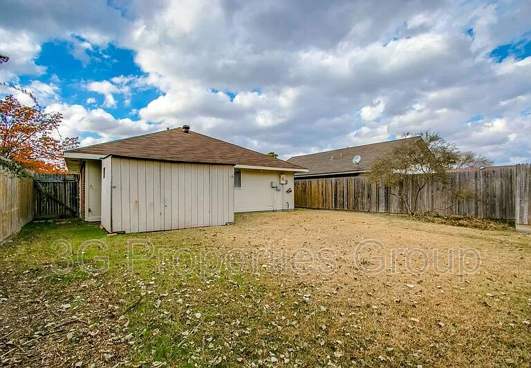 3712 Roussillon Dr — Photo 29