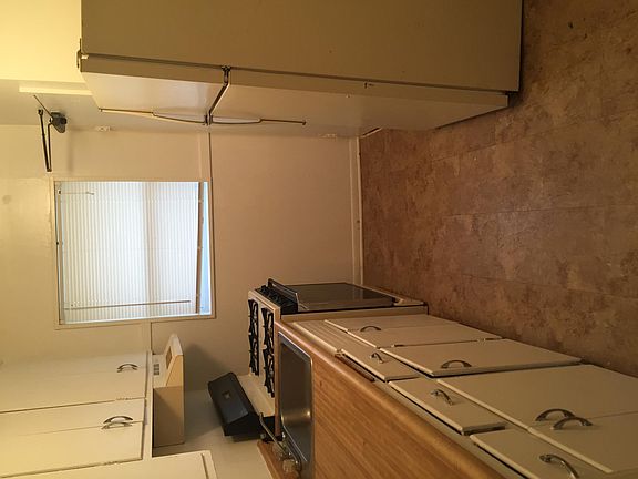 5th image of 654 Pickus Ct