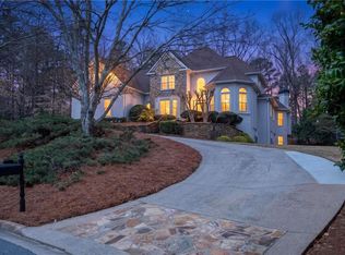 10640 N Edgewater Pl, Johns Creek, GA 30097