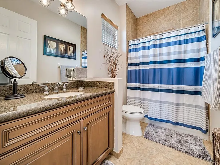 8012 NW 128th Ln — Photo 27