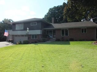 192 Mountainview St, Chicopee, MA 01020