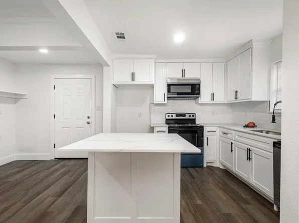 1527 Columbia Ave, Corsicana, TX 75110