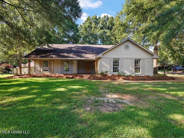 607 Huntington Dr, Madison, MS 39110