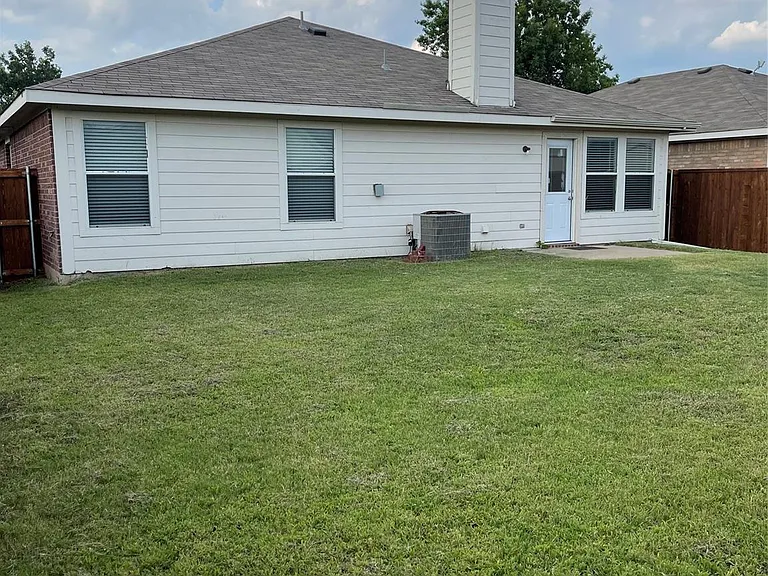 8904 Chisholm Trl — Photo 20