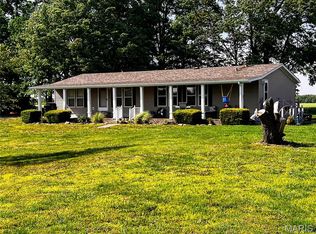 1383 Old Salem Rd, Kell, IL 62853