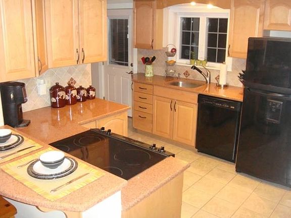 Kitchen With Granite