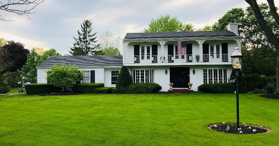 1st image of 750 Country Dr