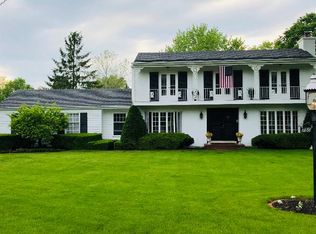 750 S Country Dr, Barrington, IL