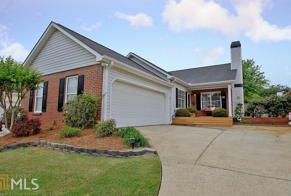 1st image of 200 Woodgate Dr