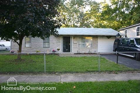 1st image of 3550 N Whitcomb Ave
