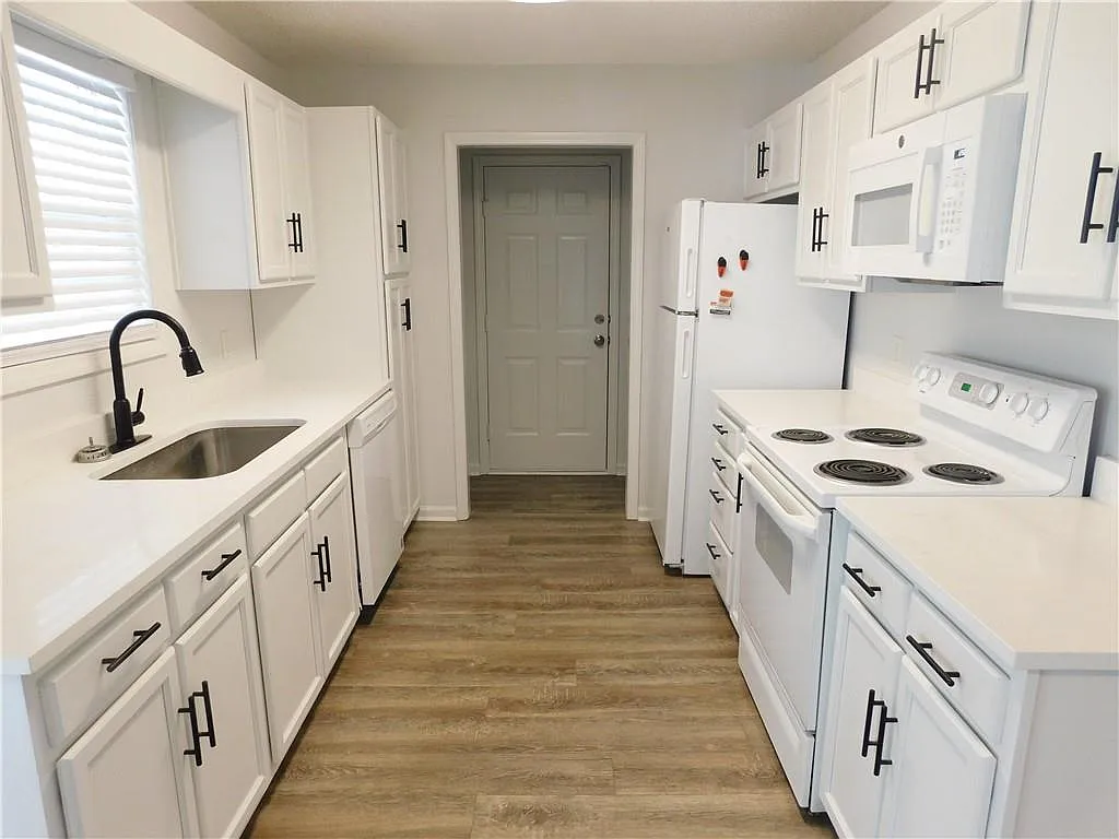 2 bed, 2.0 bath, $1,630 — Photo 3