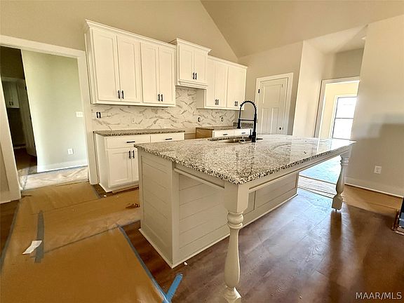 2nd image of 646 Chanlee Dr
