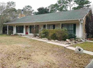 726 W Lakeshore Dr, Carriere, MS 39426