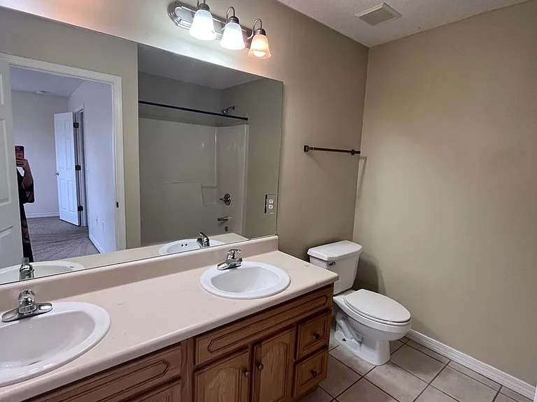 211 Johnson Ct — Photo 7