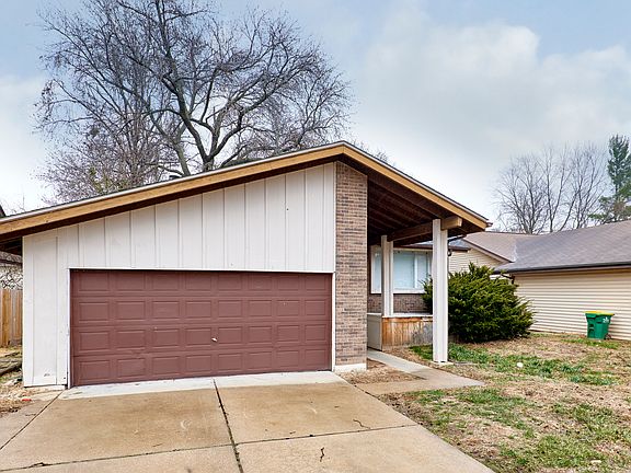 3rd image of 1622 Barkwood Dr