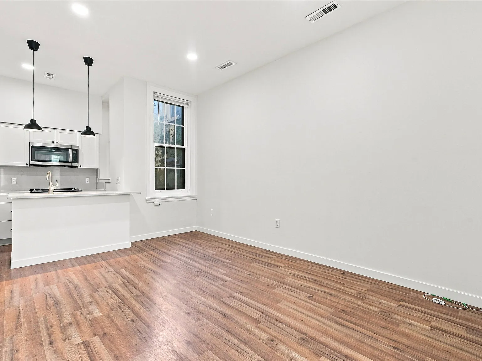 2 bed, $2,150 — Photo 4