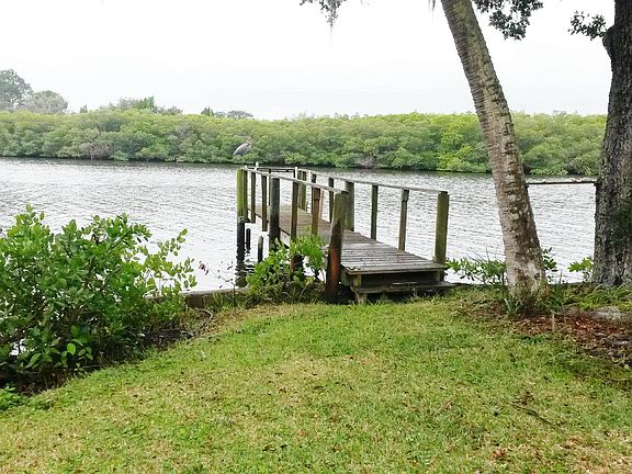 BOAT DOCK ON LITTLE MANATEE